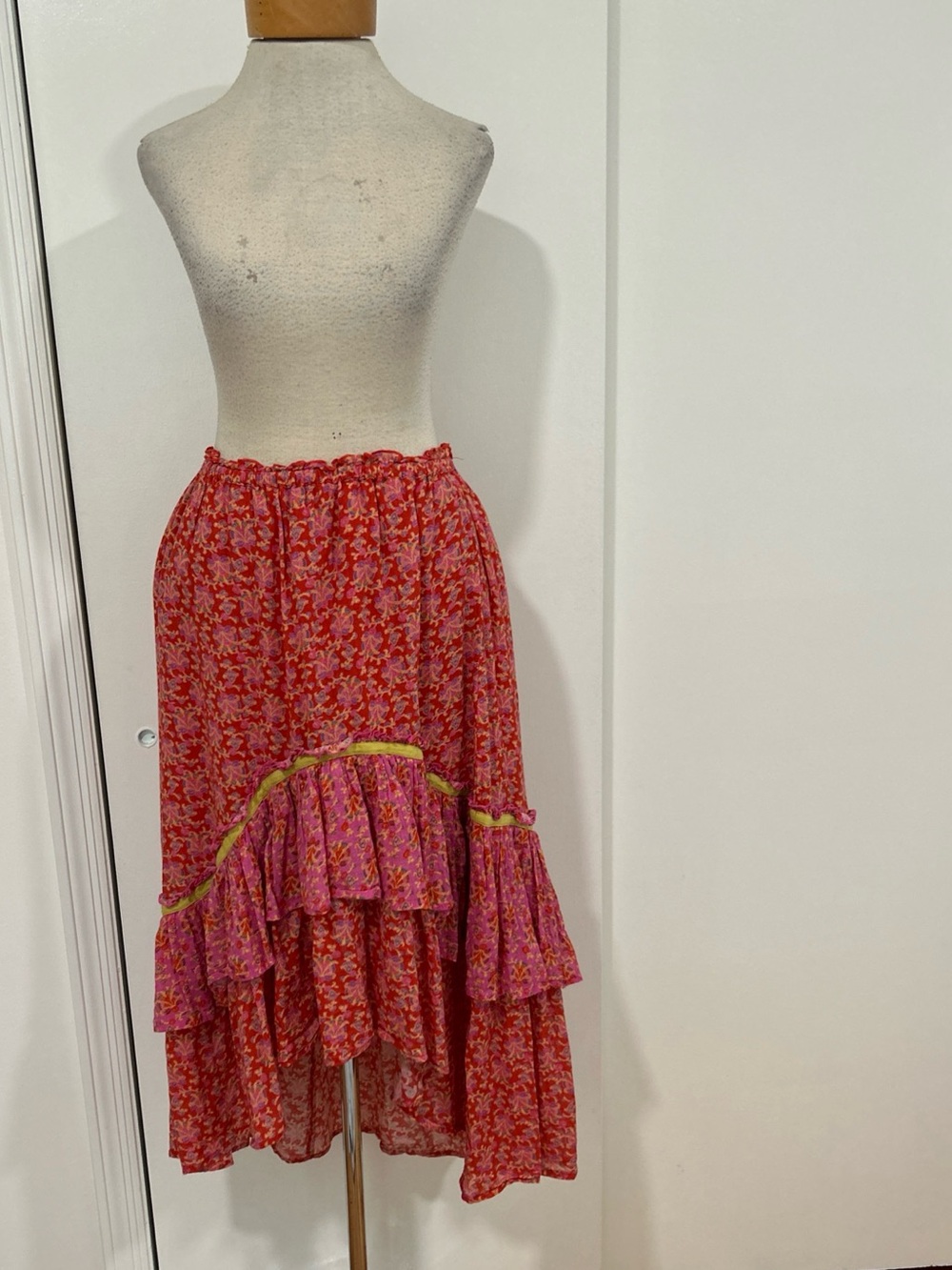 Sundance Bohemian Cottage Floral Tiered Ruffle High Low Asymmetrical Skirt
